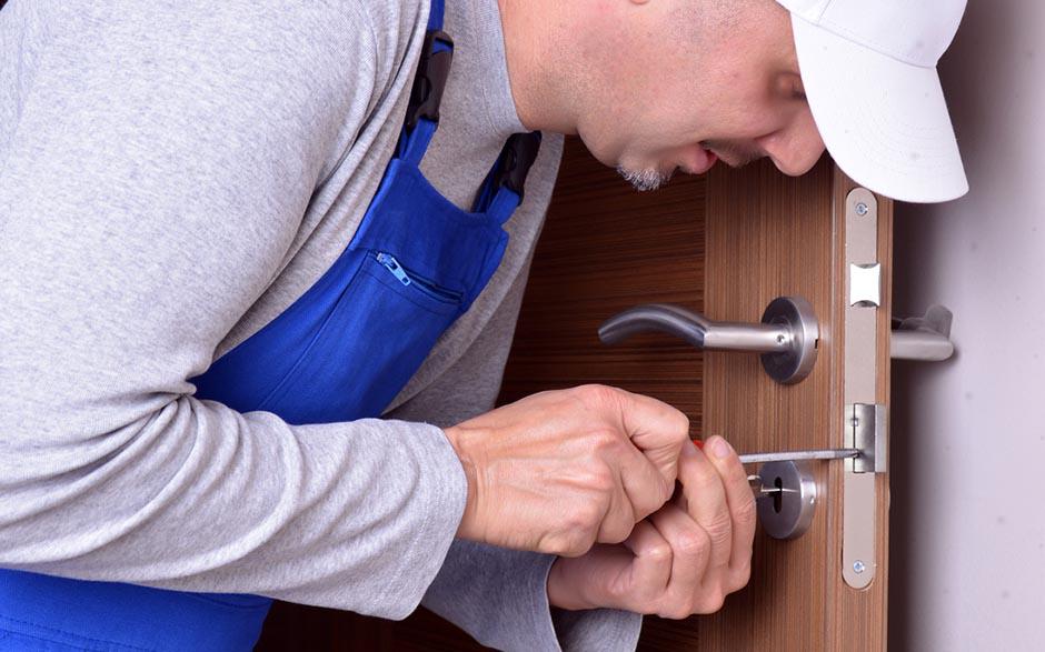 changer serrure de porte Houilles